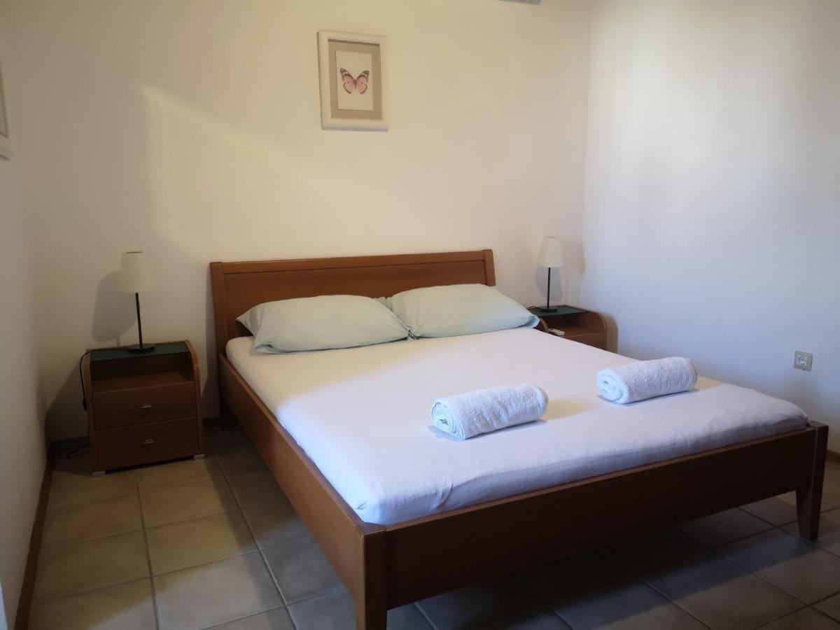 Apartments Tri Palme Baska Voda Exterior photo