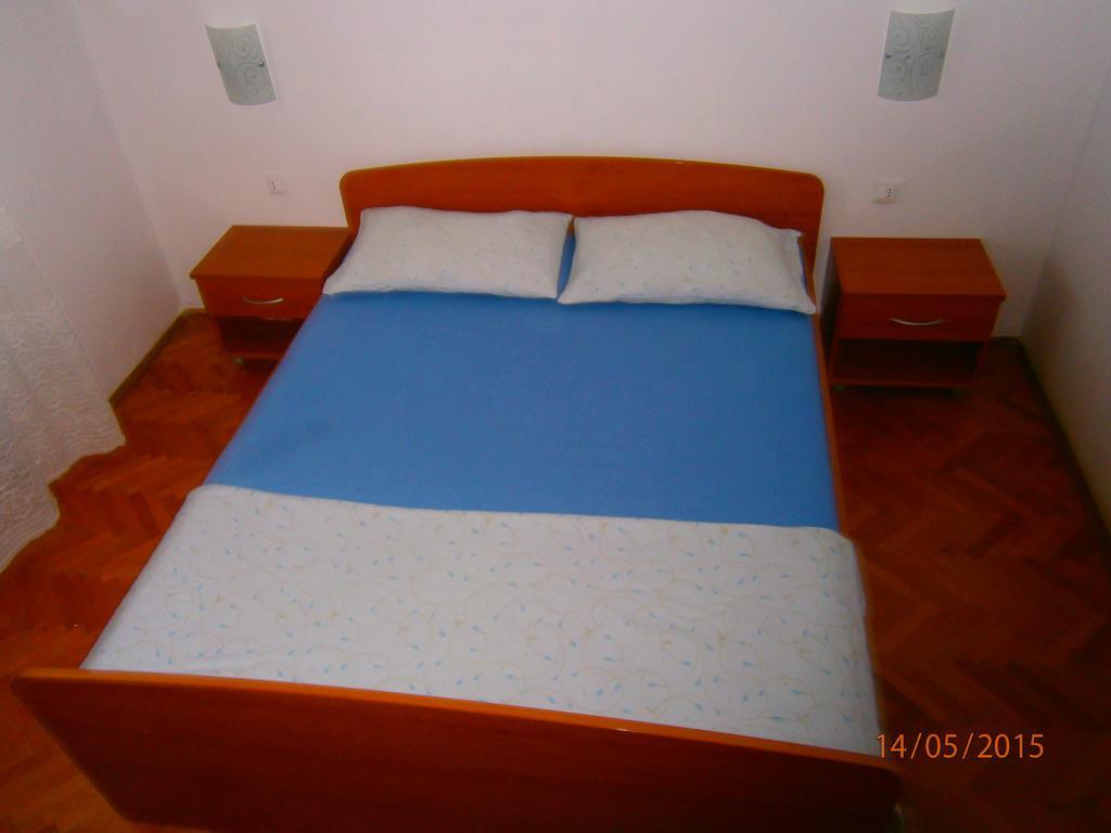 Apartments Tri Palme Baska Voda Room photo