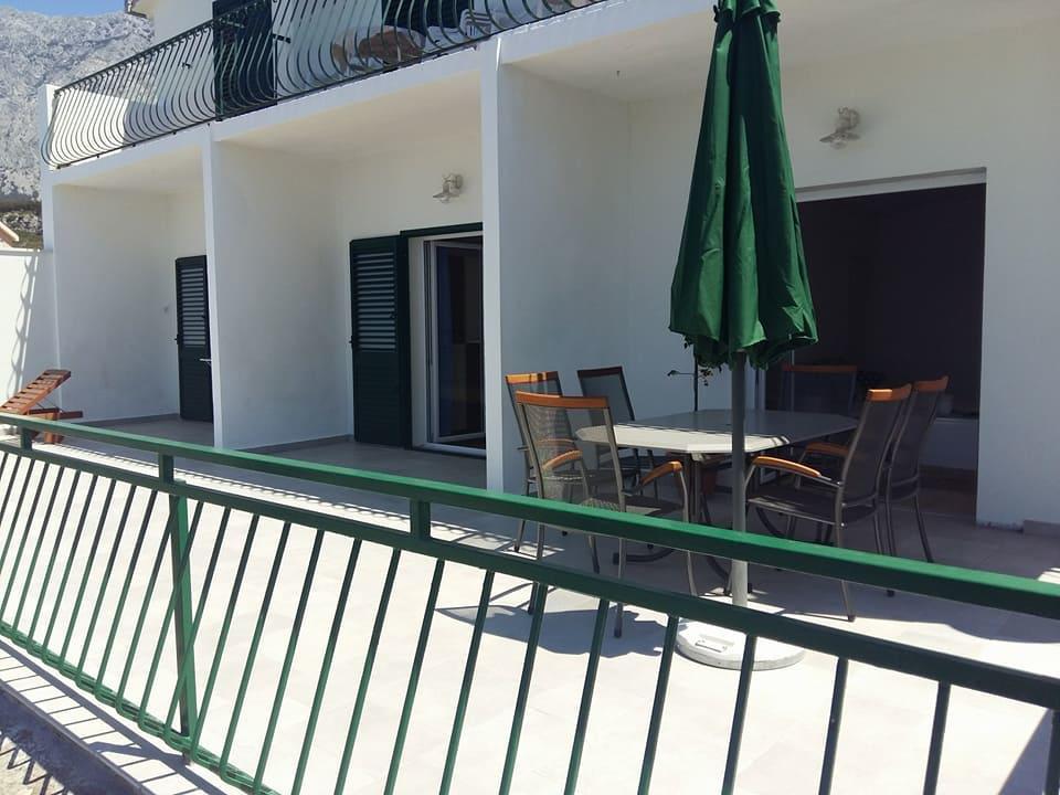 Apartments Tri Palme Baska Voda Exterior photo